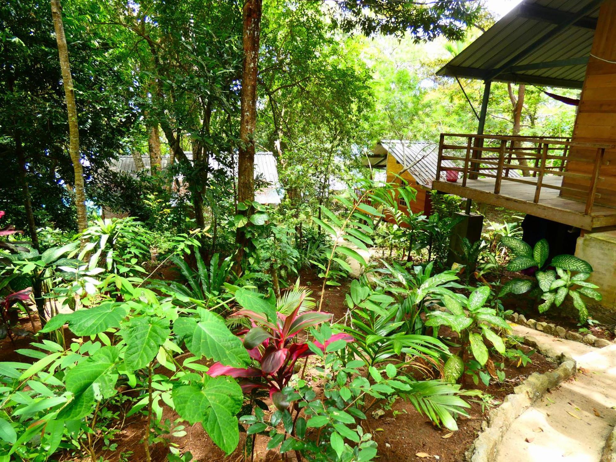 Santi Garden Bungalows Iboih Bagian luar foto