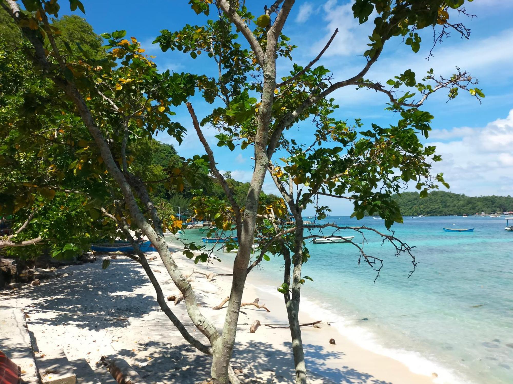 Santi Garden Bungalows Iboih Bagian luar foto