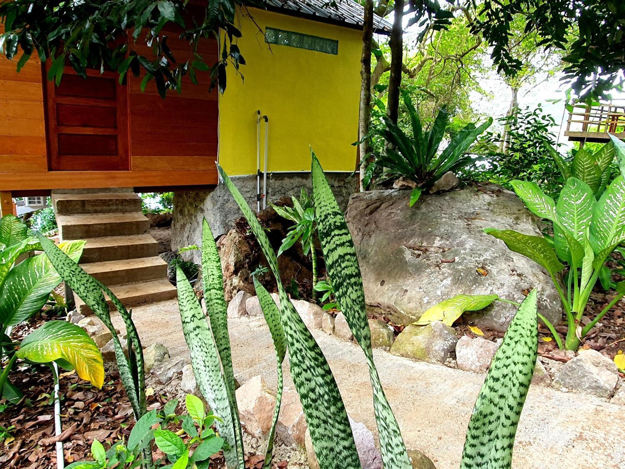 Santi Garden Bungalows Iboih Bagian luar foto