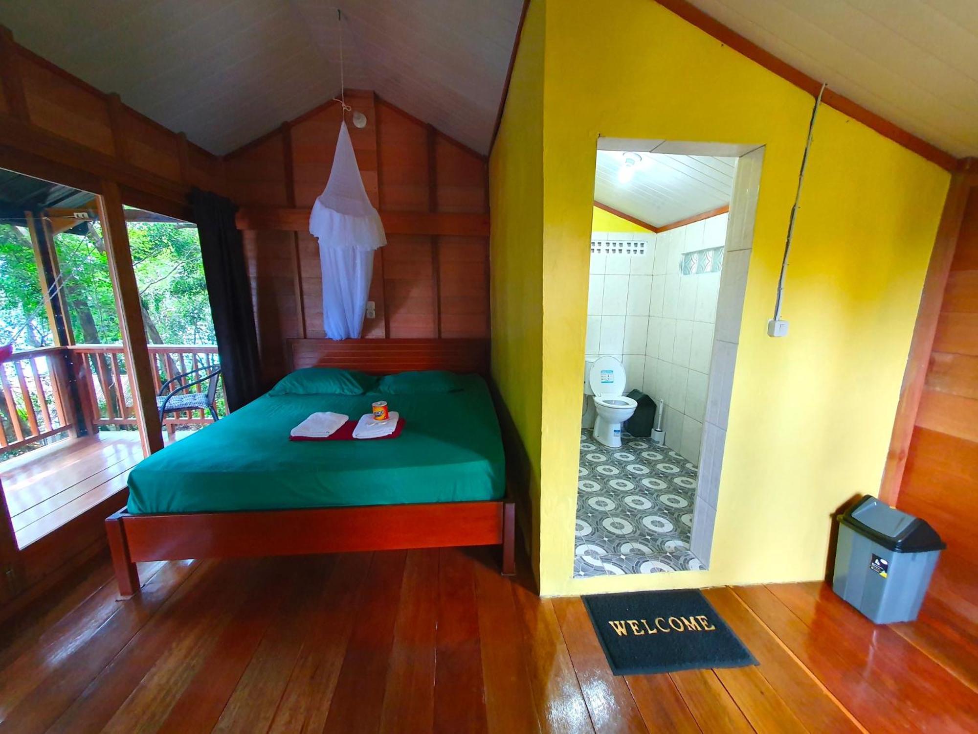 Santi Garden Bungalows Iboih Bagian luar foto