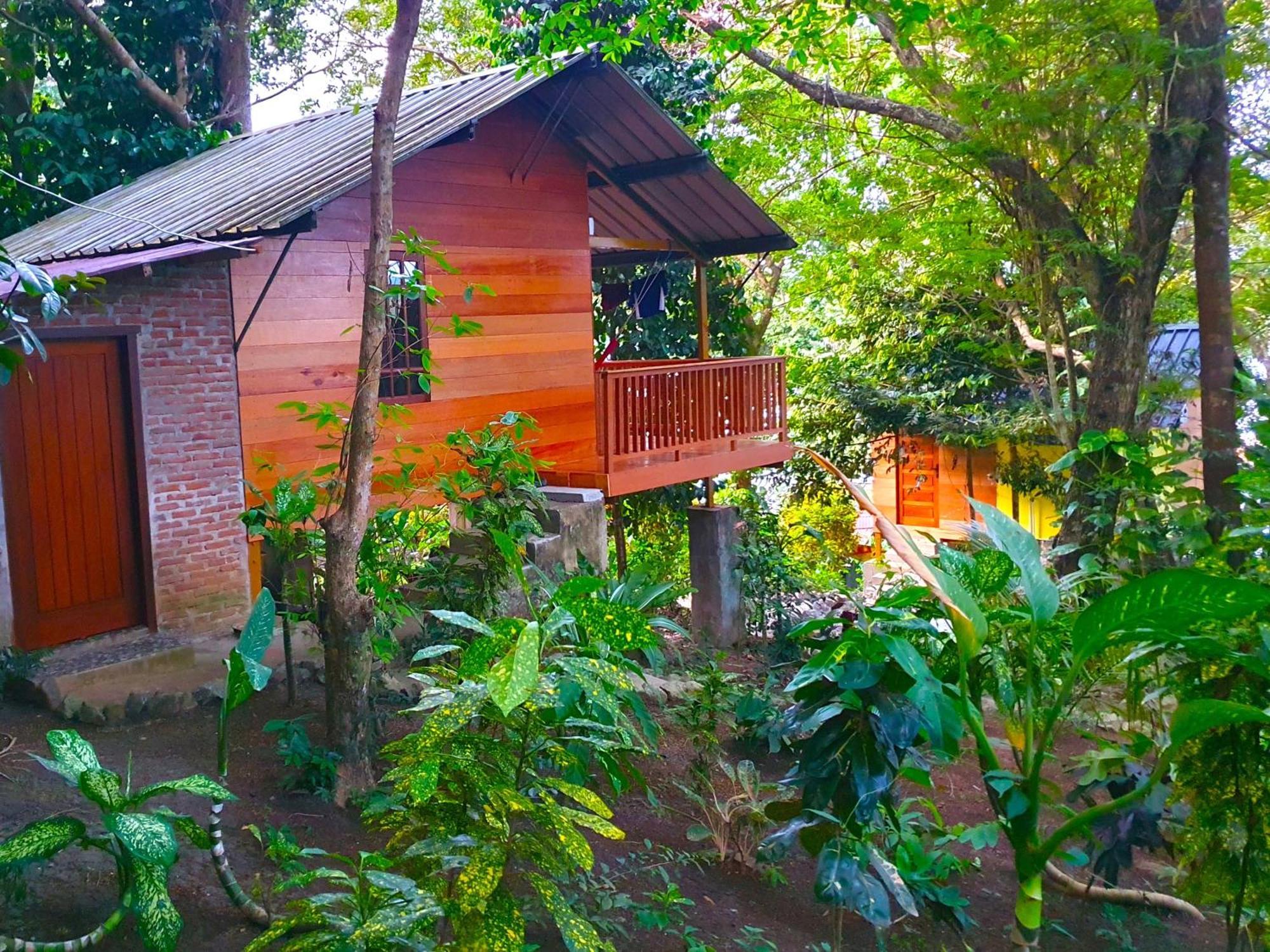 Santi Garden Bungalows Iboih Bagian luar foto