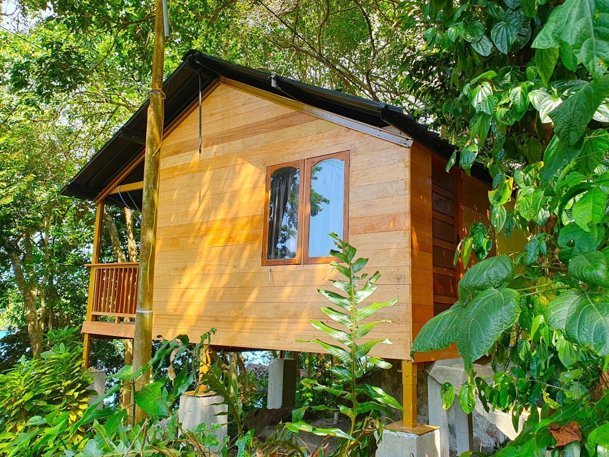 Santi Garden Bungalows Iboih Bagian luar foto